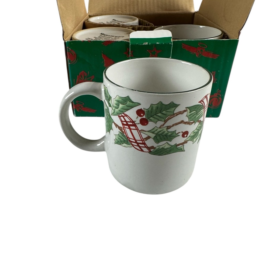 Holiday Ribbon Vintage Set of 4 Ceramic Christmas Mugs Dist.by Mervyn’s - Picture 3 of 16